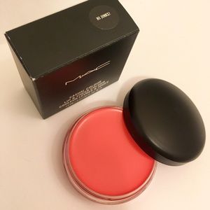 MAC Cosmetics Makeup - MAC Hi Jinks! Casual Colour Lip & Cheek Colour MAC Cosmetics Makeup - MAC Hi Jinks! Casual Colour Lip & Cheek Colour